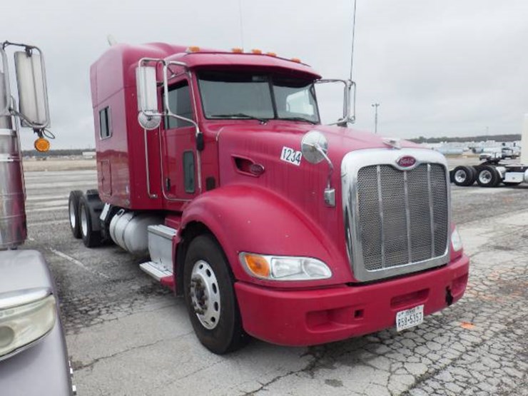 peterbilt-386-image-4