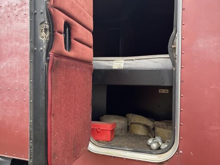 1988-peterbilt-377-image-51