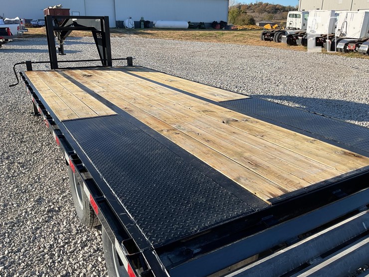 h&h-trailers-25'-x-image-3