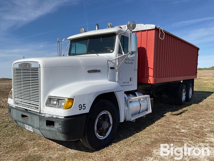freightliner-fld120-image-1