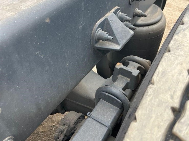 peterbilt-579-image-22