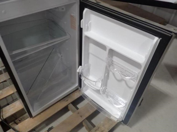 magic-chef-fridge-&-freezer-image-10