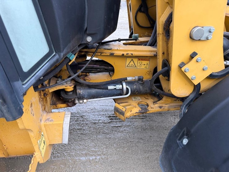 2012-caterpillar-906h-image-19