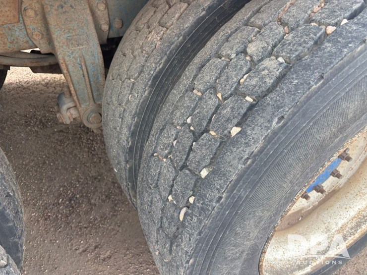 peterbilt-377-image-26