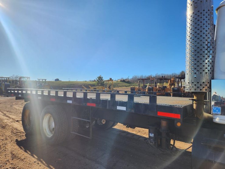 international-8100-image-14