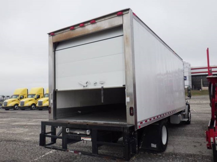 freightliner-m2-106-image-8