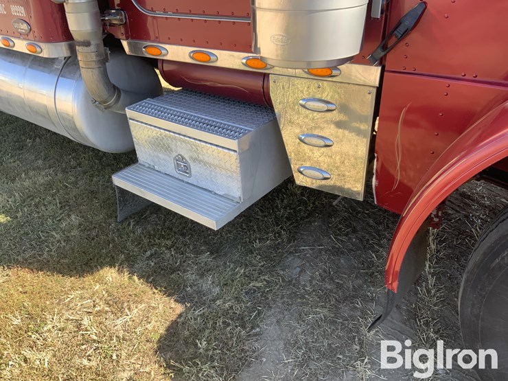 1999-peterbilt-379-image-17