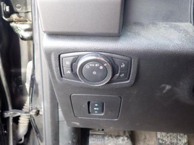 ford-f150-xlt-image-22