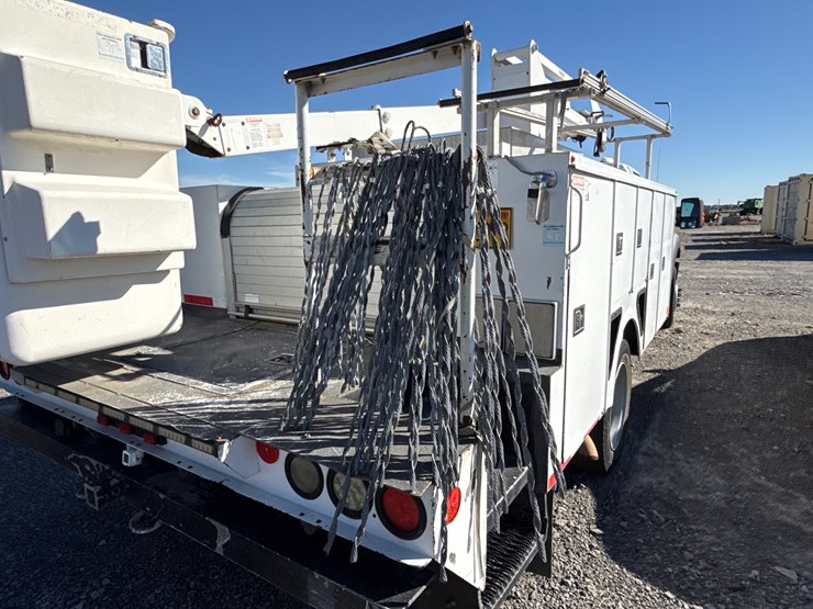 2012-ford-f550-image-13