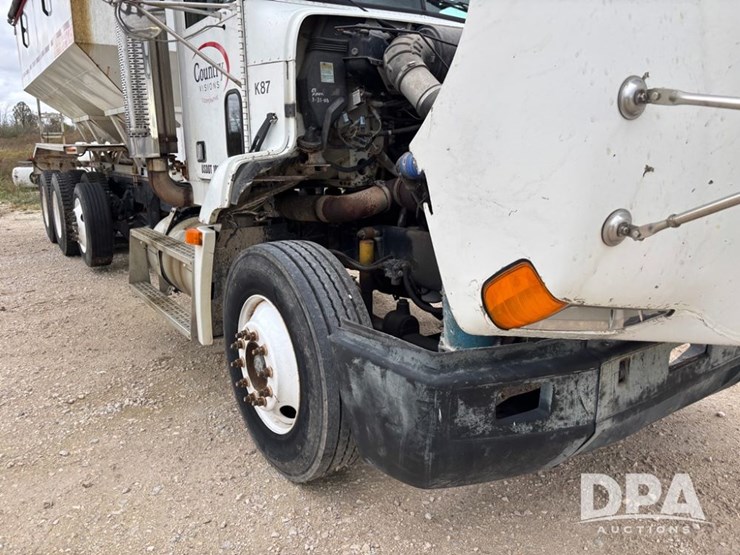 freightliner-fld112-image-29