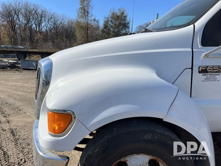 ford-f650-xlt-image-16