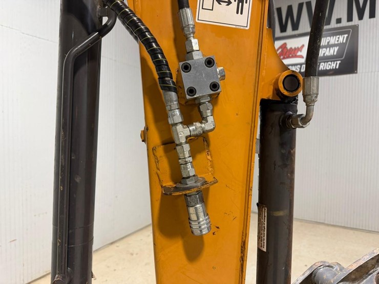 2022-case-cx37c-image-10