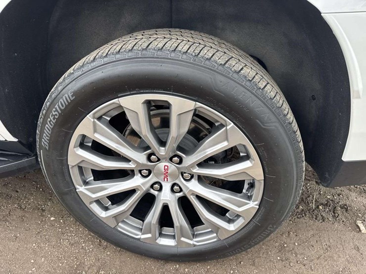 2023-gmc-yukon-denali-image-9