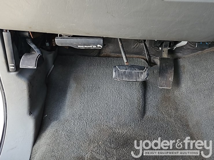 ford-f350-xlt-image-30