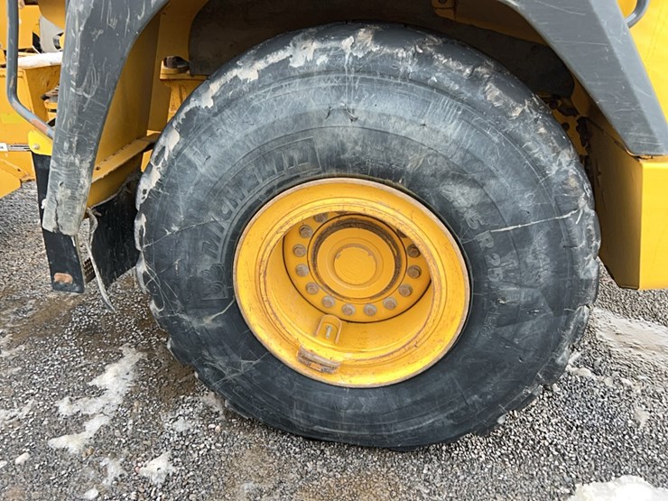 2019-deere-260e-image-4