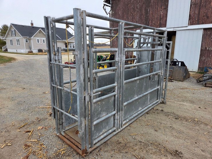 cattle-chute-w/-palpation-cage-image-14
