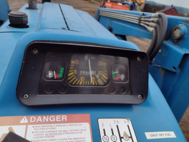 new-holland-3930-image-6