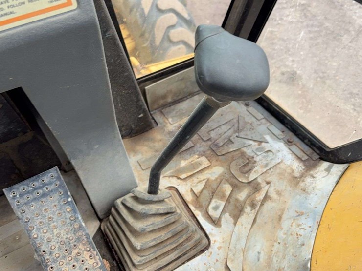 caterpillar-416c-image-33