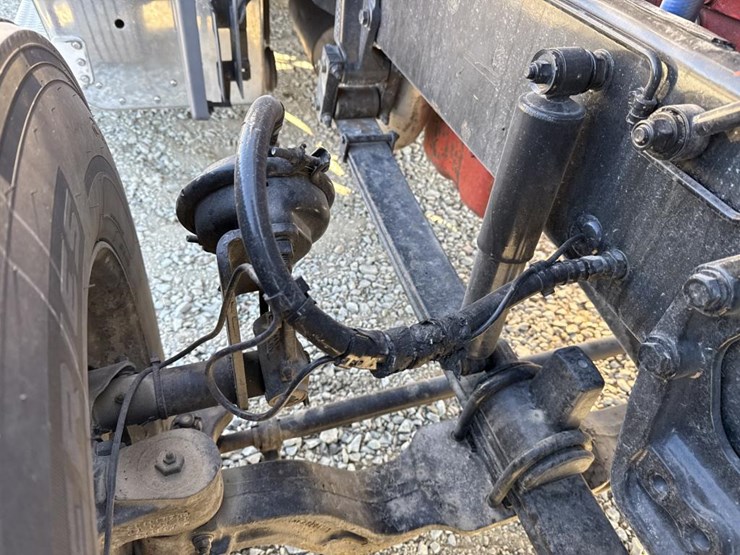 2012-peterbilt-389-image-34