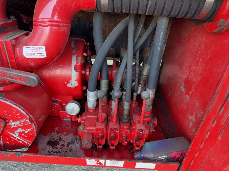 2004-peterbilt-357-image-38