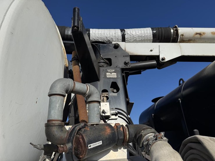 2002-vactor-2100-image-30