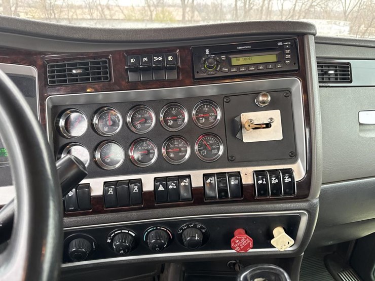 kenworth-t800-image-40