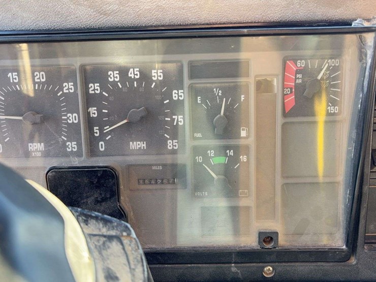 1993-international-4900-image-37