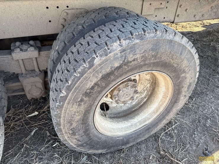 peterbilt-379-image-13