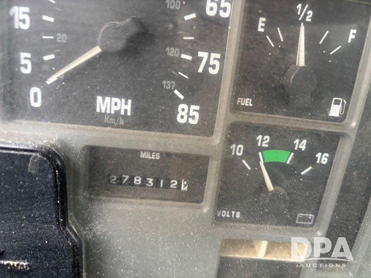 international-4900-image-71