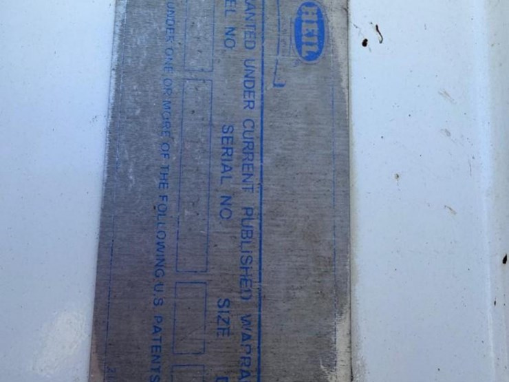 2013-crane-carrier-co.-garbage-truck-image-25