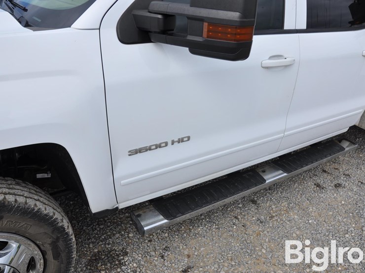 2019-chevrolet-silverado-3500-image-15