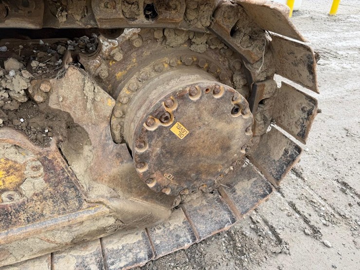 2015-komatsu-d51ex-22-image-16