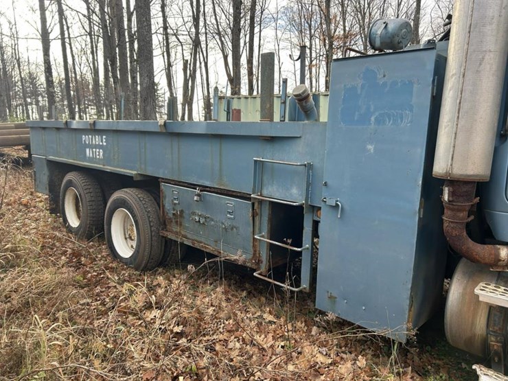 #1427-•-1989-autocar-flatbed-truck-image-9