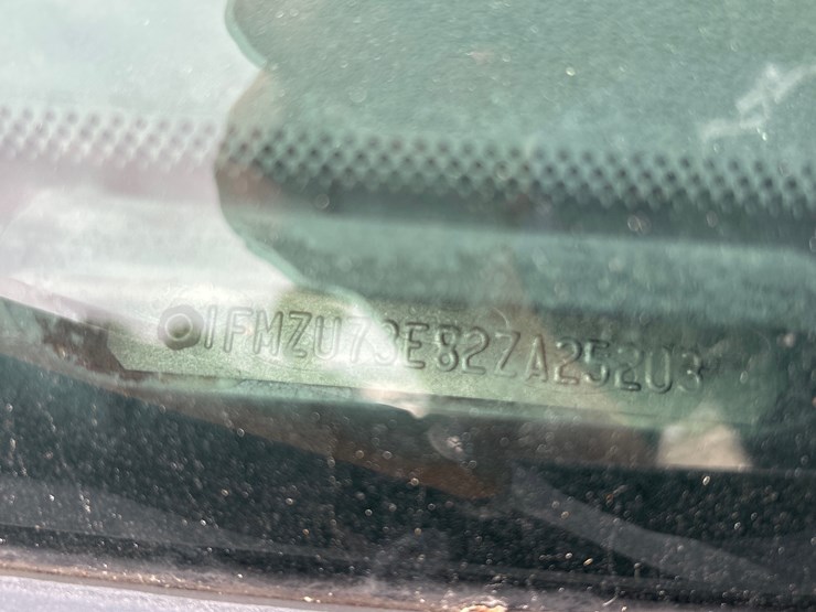 ford-explorer-xlt-image-7