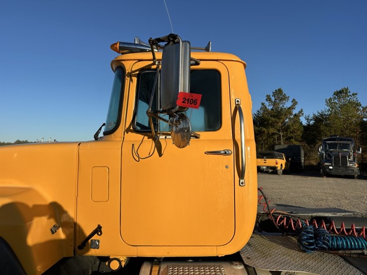 1996-mack-rd688s-image-11