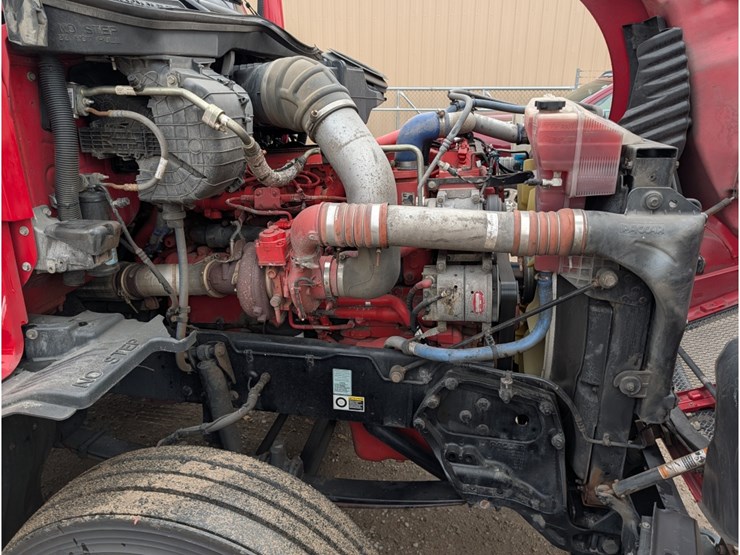 2019-kenworth-t680-image-12