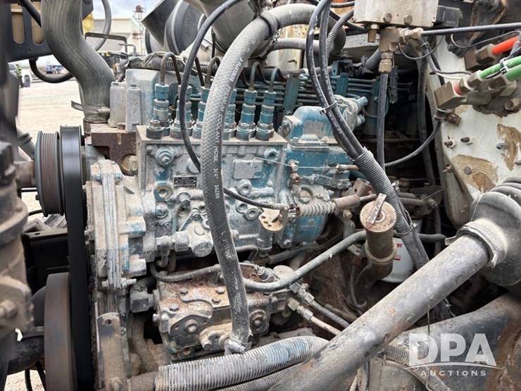 international-4900-image-34