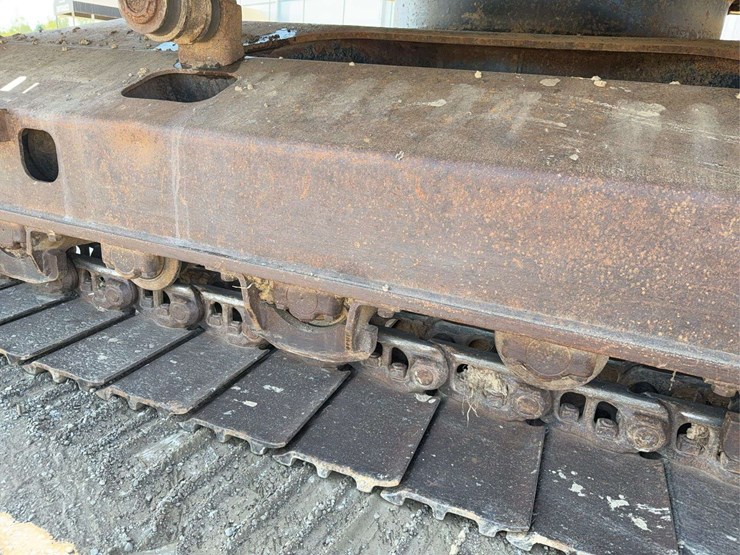 hitachi-225-excavator-image-10