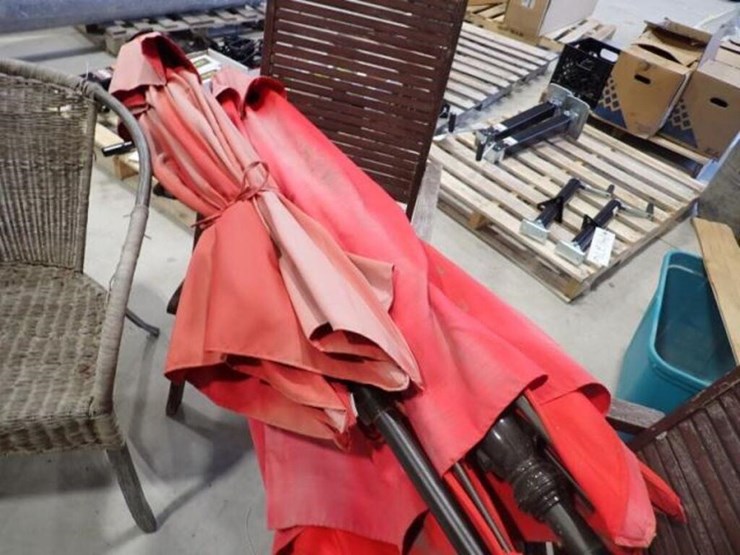 qty-of-(2)-wooden-folding-chairs-image-7