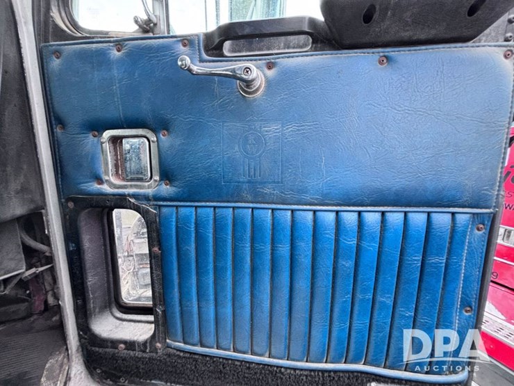 kenworth-t600a-image-66