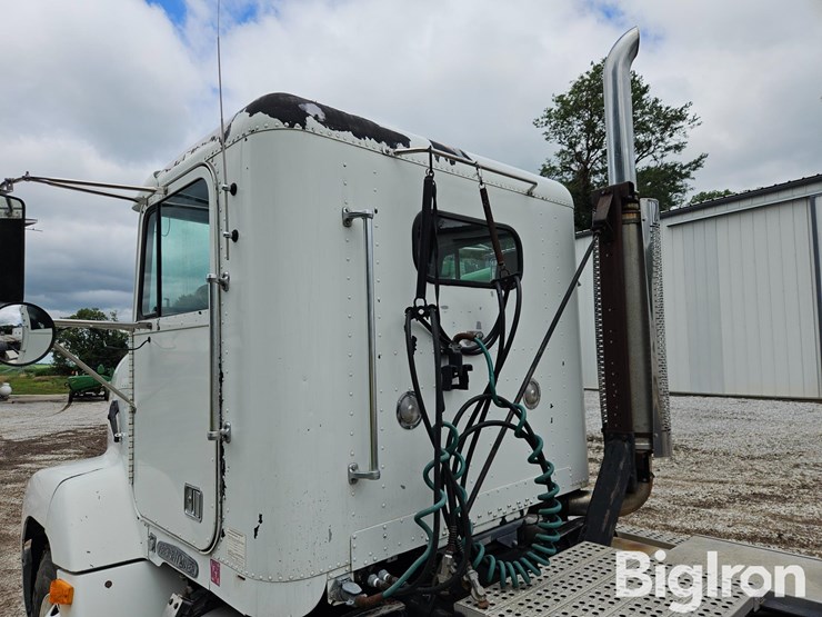 freightliner-fld112-image-16