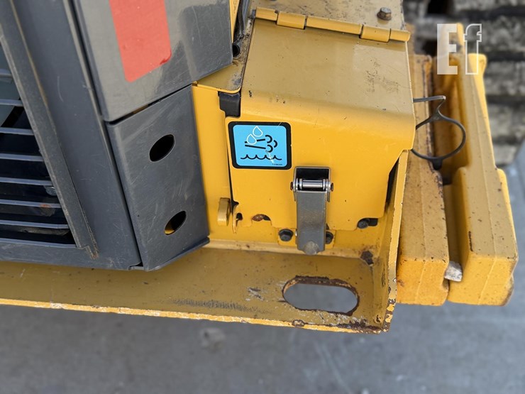 2021-deere-333g-image-7