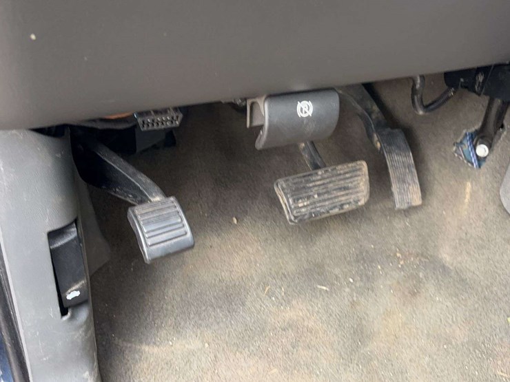 2006-gmc-2500-image-28