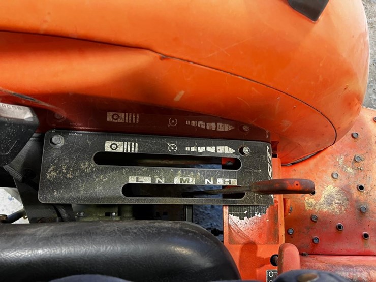 2014-kubota-l3901hst-image-32