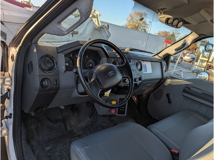 2015-ford-f750-image-24