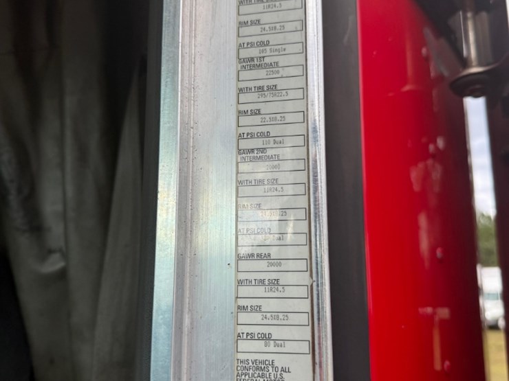 2013-kenworth-w900-image-6