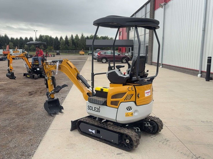 sdlanch-sdle20-mini-excavator-image-4