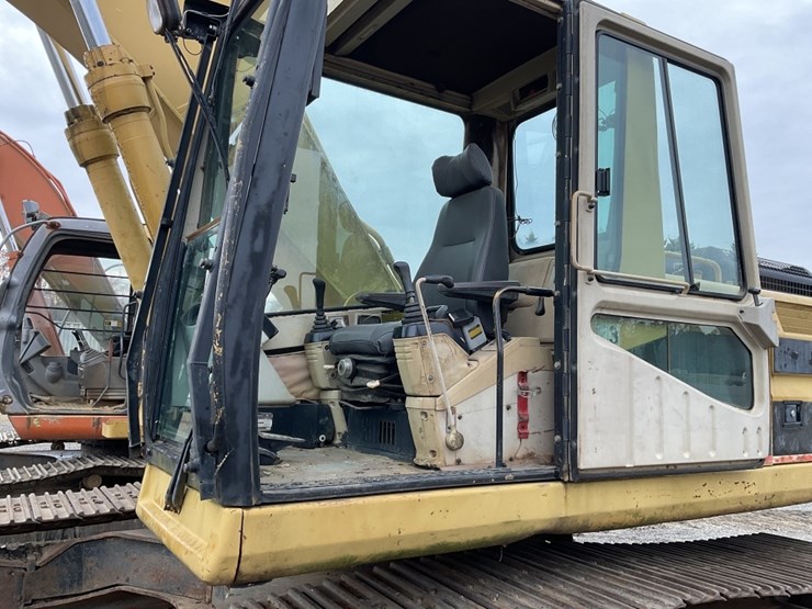 caterpillar-325l-image-9