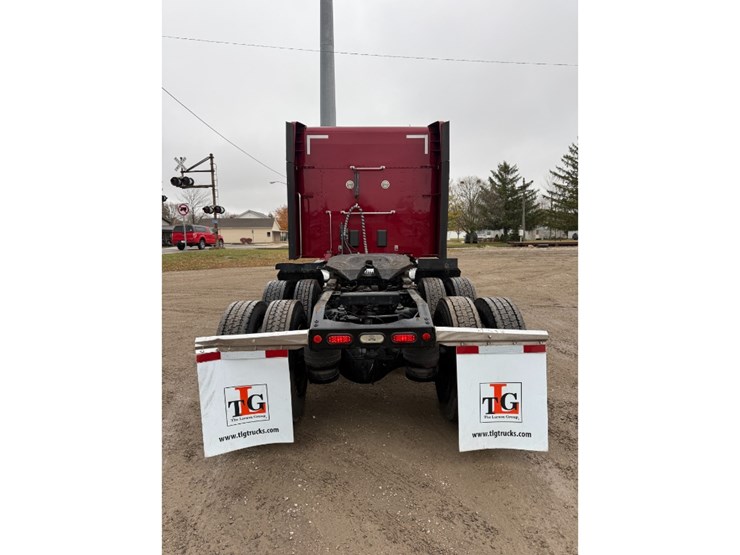 2020-peterbilt-579-image-4