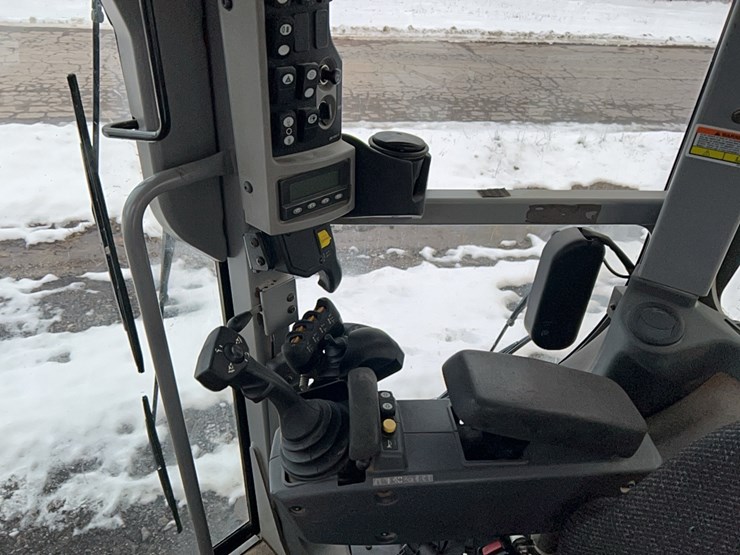 caterpillar-120m-image-21